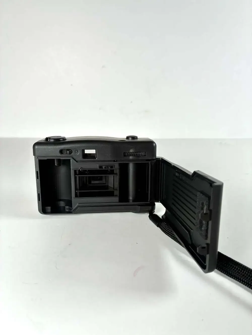 Vivitar PN2011 Focus Free 35mm Panoramic Film Camera